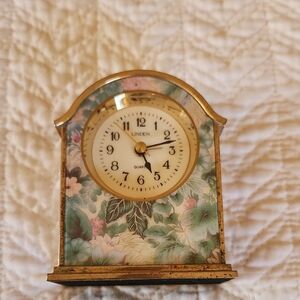 Linden Gold & Floral Desk Clock
